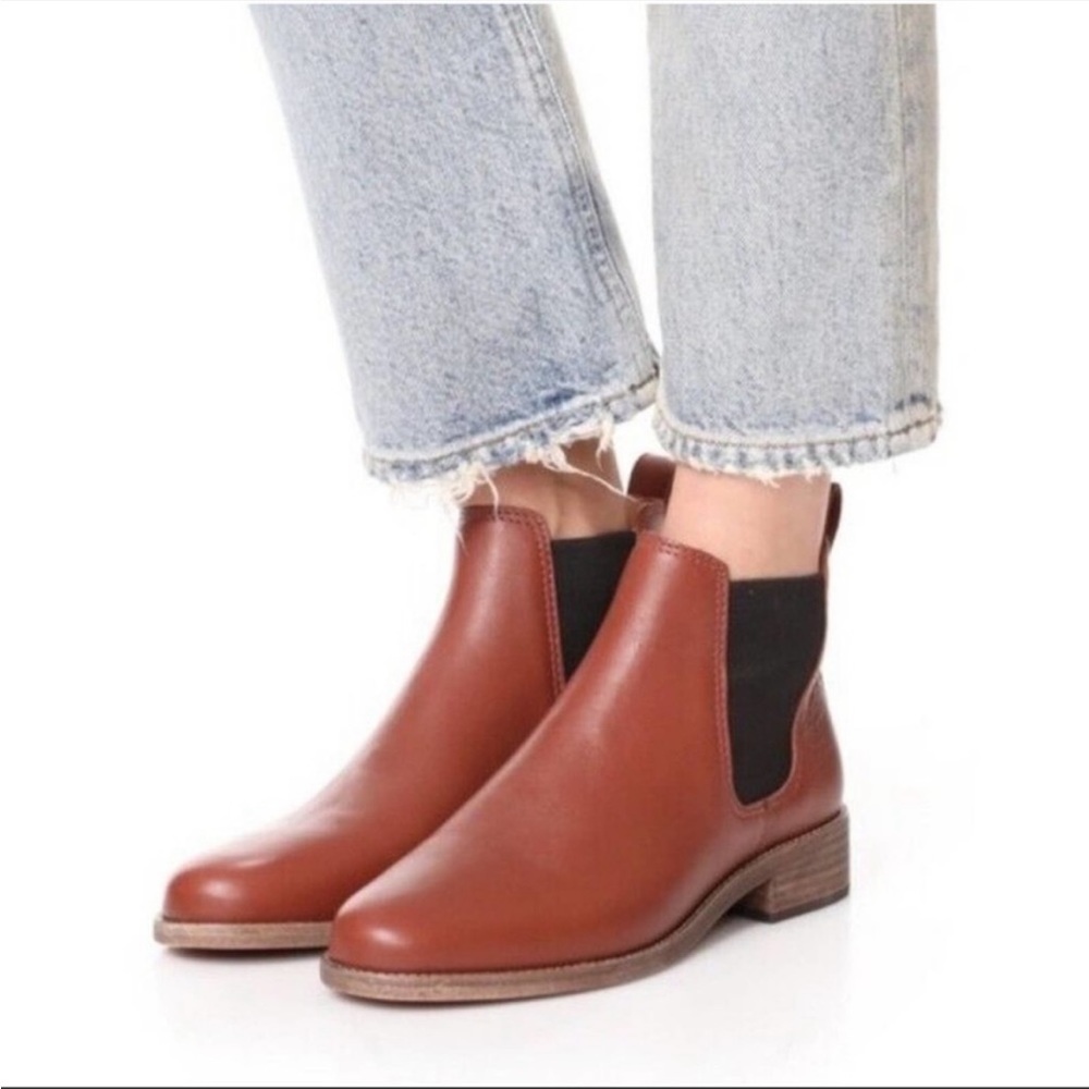 Madewell The Ainsley Chelsea Boot in
Leather - Cognac Brown color size 7.